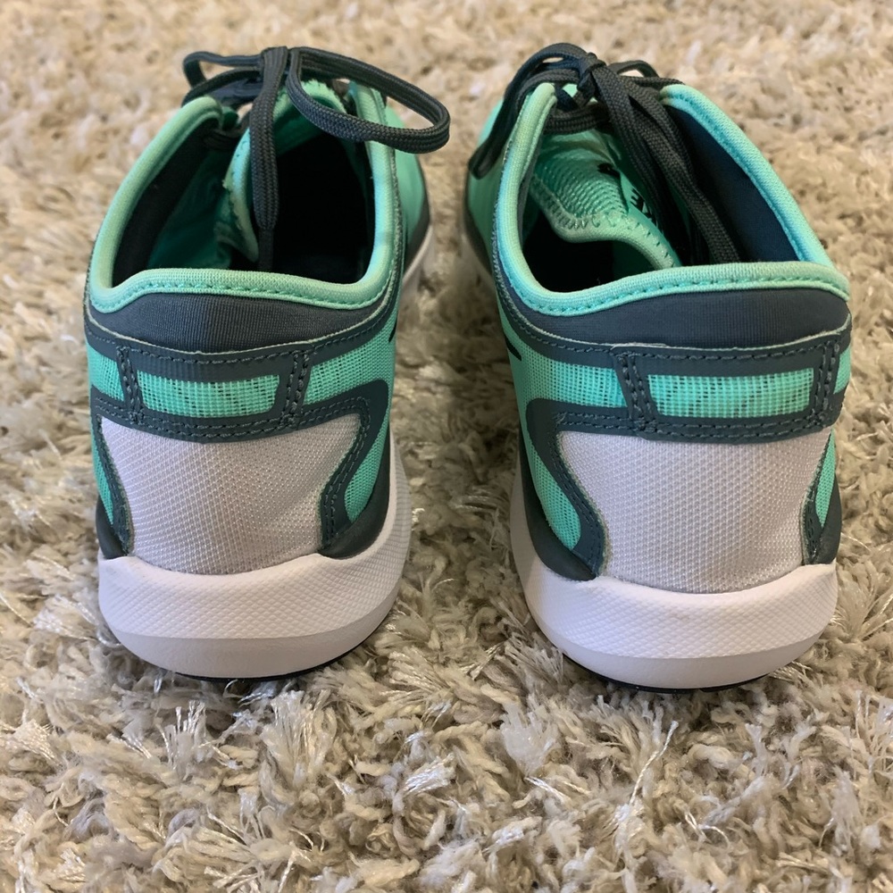 Nike Flywire training shoes - Picture 3 of 7